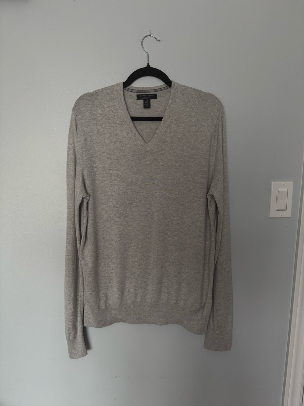 Banana Republic Men’s Luxury Blend Silk Cashmere V-Neck Sweater L - Picture 2 of 9